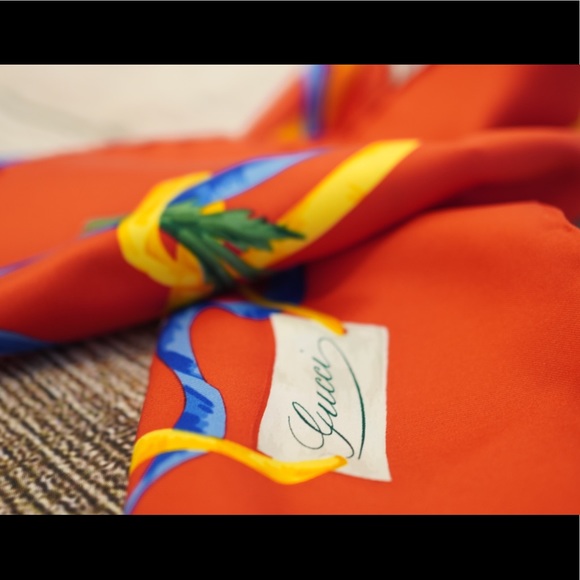 Gucci Floral Women’s Silk Scarf - Picture 5 of 5